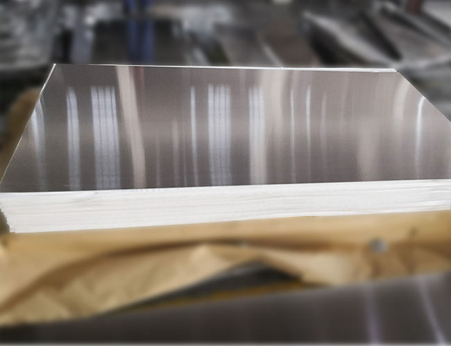 What are the advantages of anodized aluminum plates?